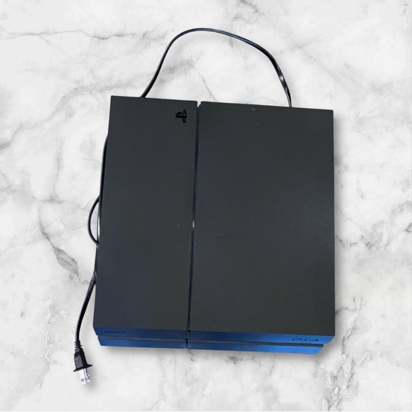 Sony PlayStation 4 Console Bundle - Black 500GB - Picture 3 of 8